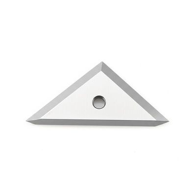 Προσαρμοσμένο τσιμεντοποιημένο τριγωνικό κράμα βαλφρίνης-καρβιδίου με μονή τρύπα τοποθέτηση λεπίδας υφασματικής ταινίας κοπής βιομηχανικού μηχανικού μαχαιριού